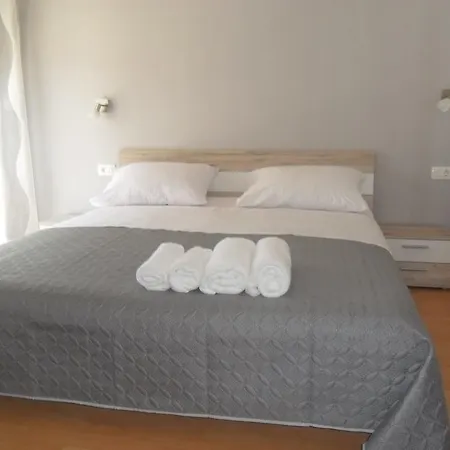 Beachside Znjan Σπλιτ